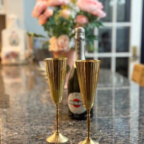 Set of 2 Vintage Brass Champagne Flutes, Metal Glassware Ribbed Gold Goblets - Picture 3 of 10